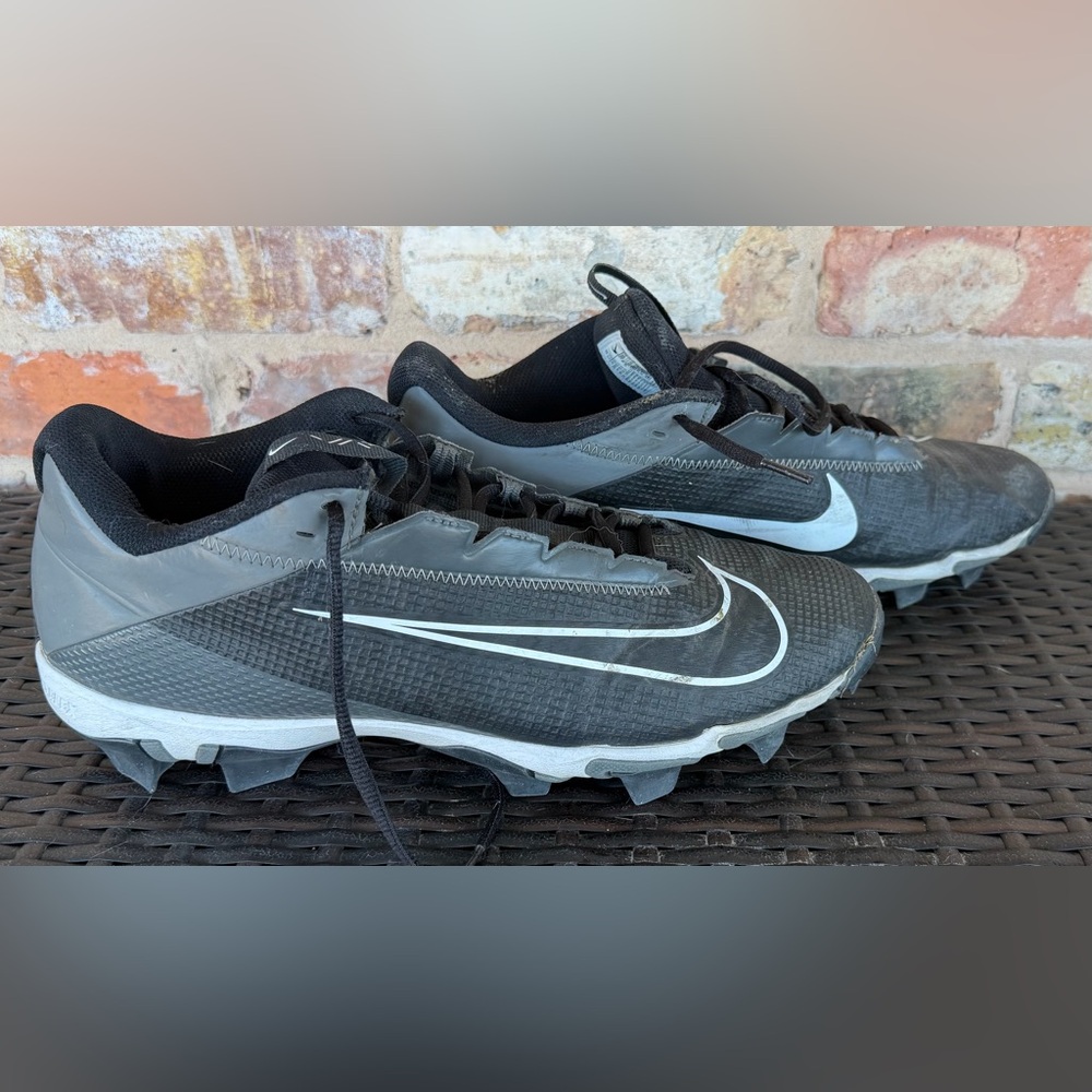 Nike Men's Molded Cleats, Black and Gray
